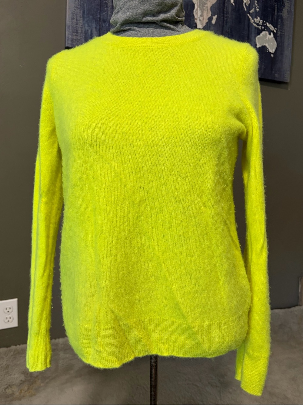Nordstrom 100% Cashmere Sweater XL Neon Highlighter Yellow Crewneck